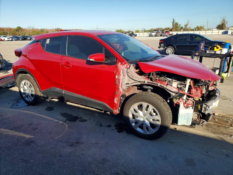 Фото 4 - TOYOTA C-HR