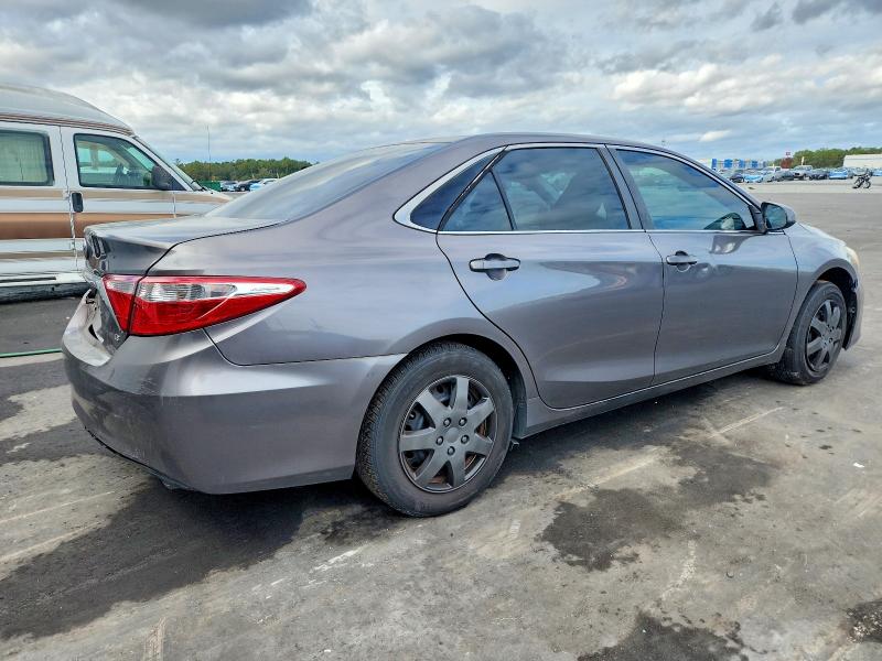 Фото 3 - TOYOTA CAMRY