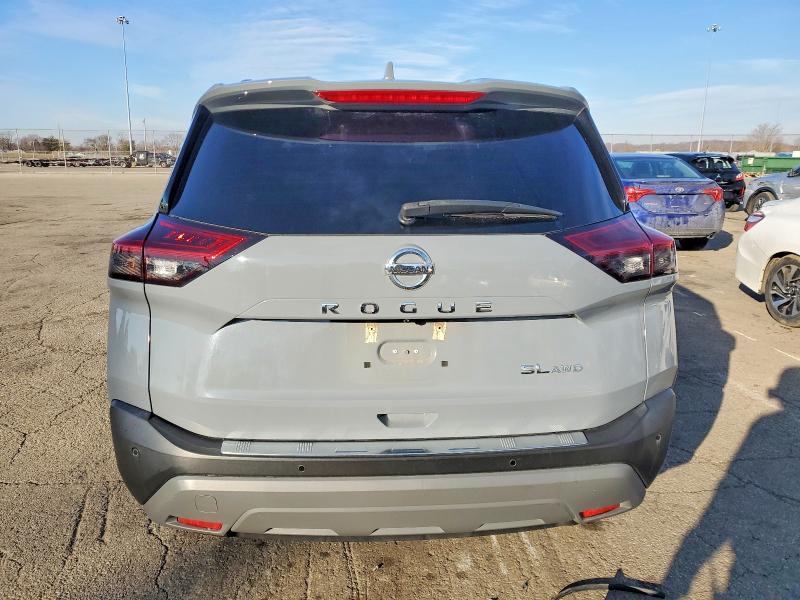 Фото 6 - NISSAN ROGUE