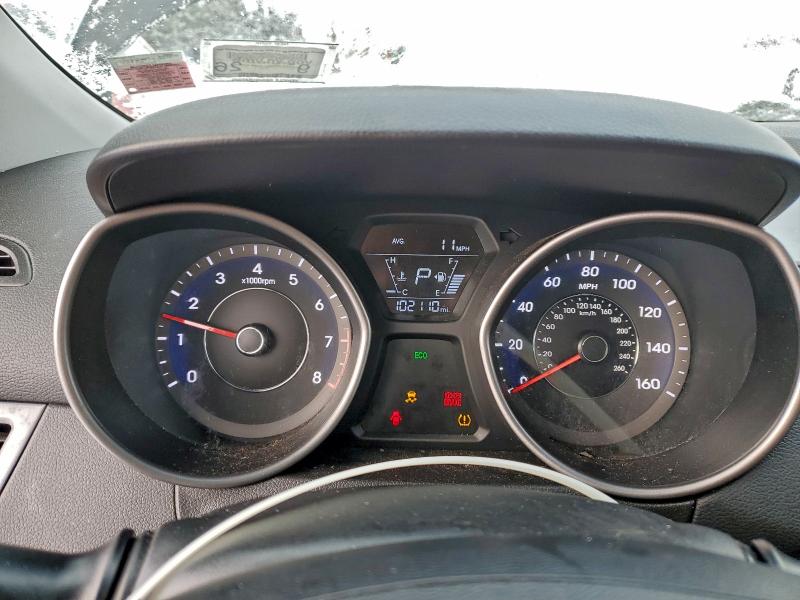 Фото 9 - HYUNDAI ELANTRA