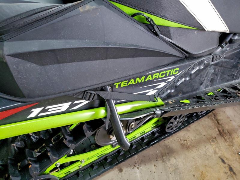 ARCTIC-CAT ZR8000 2021