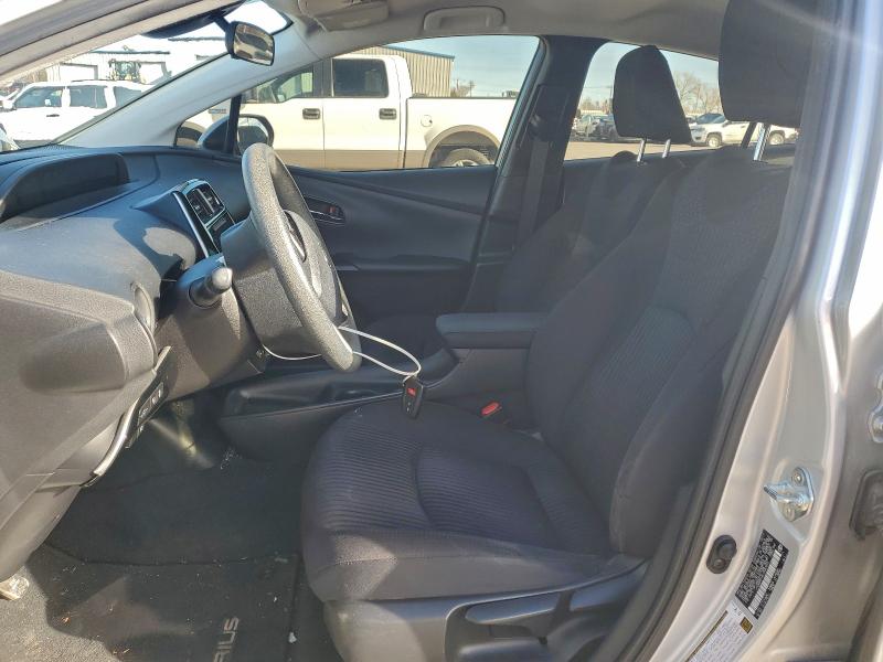 Фото 7 - TOYOTA PRIUS