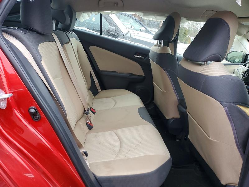 Фото 10 - TOYOTA PRIUS