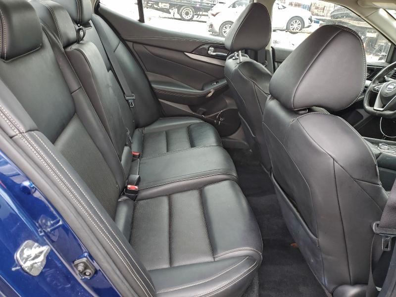 Фото 10 - NISSAN MAXIMA