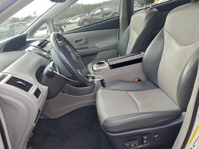 Фото 7 - TOYOTA PRIUS