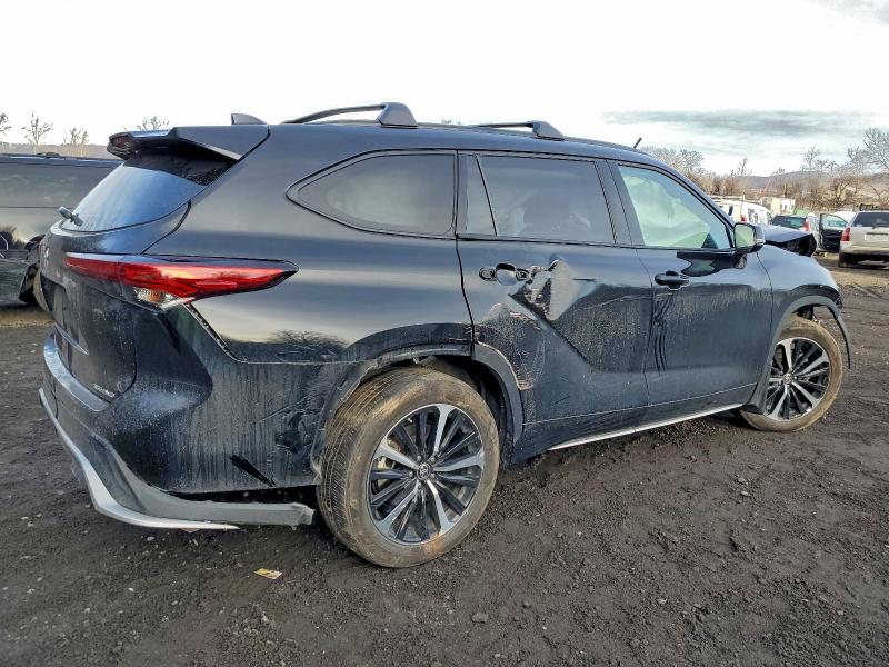 Фото 3 - TOYOTA HIGHLANDER