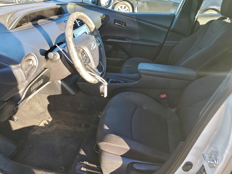 Фото 7 - TOYOTA PRIUS