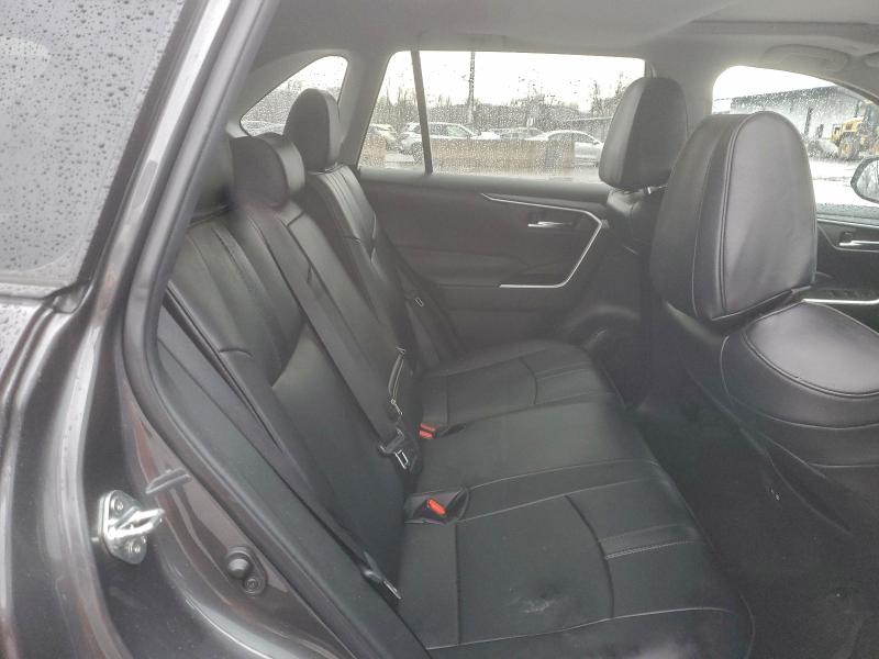 Фото 11 - TOYOTA RAV4