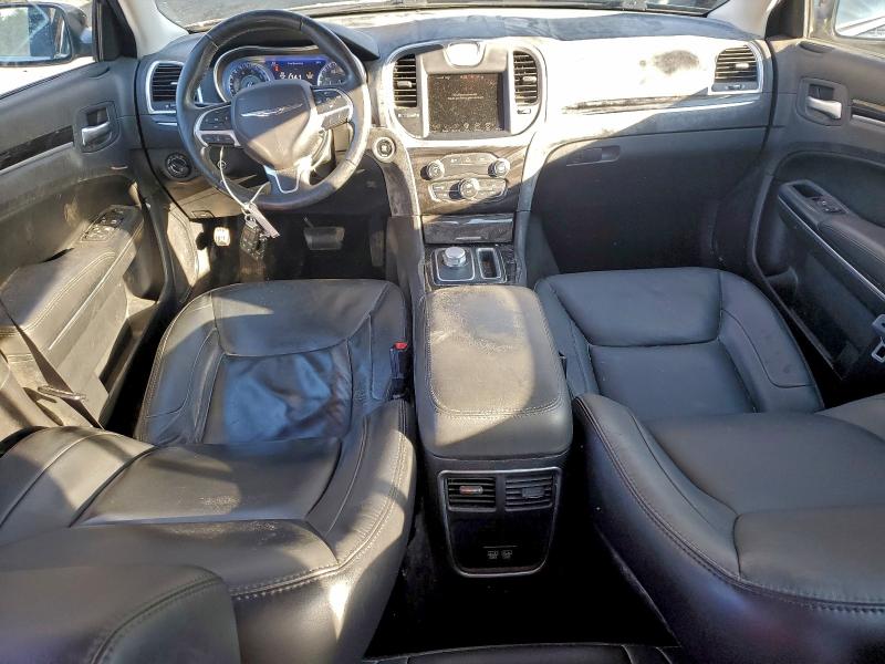 Фото 8 - CHRYSLER 300