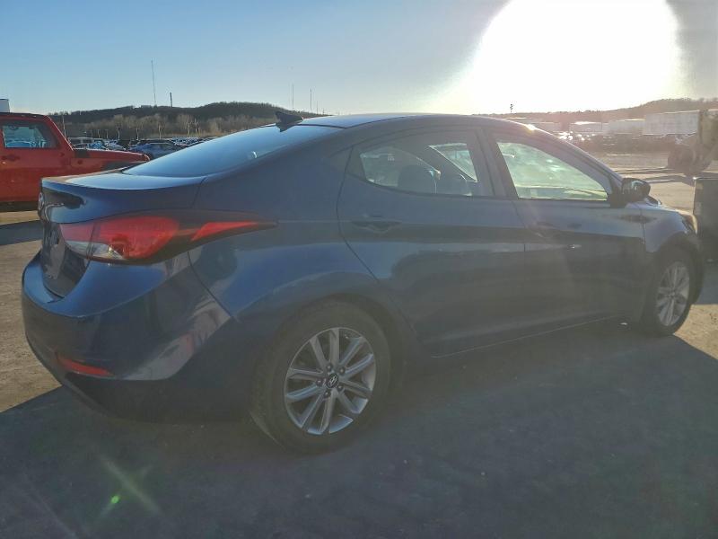 Фото 3 - HYUNDAI ELANTRA