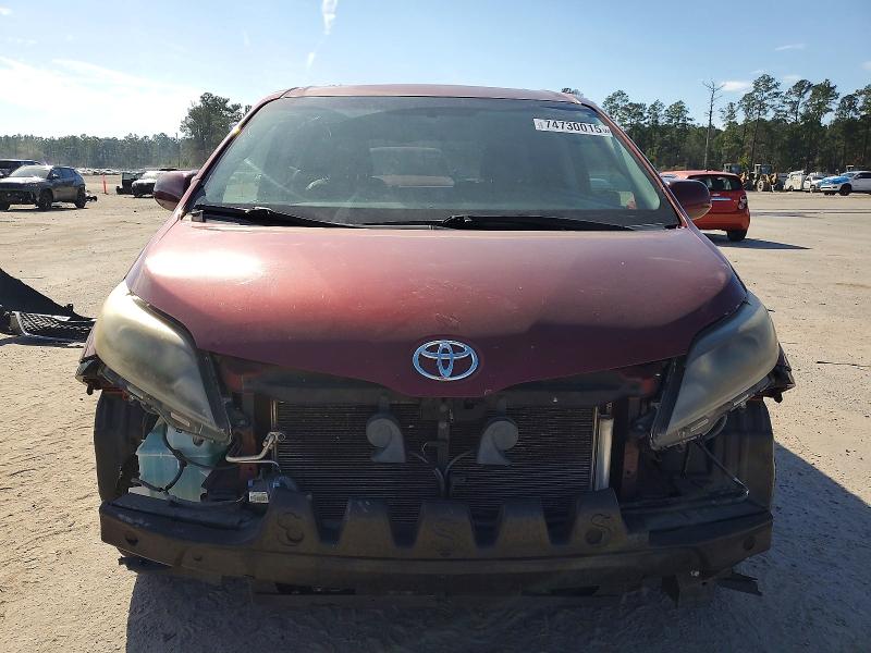 Фото 5 - TOYOTA SIENNA