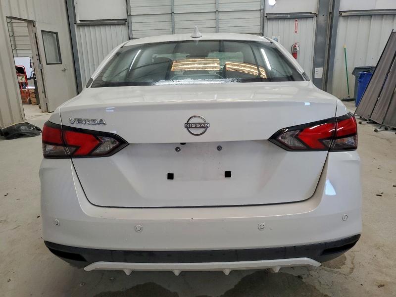 Фото 6 - NISSAN VERSA