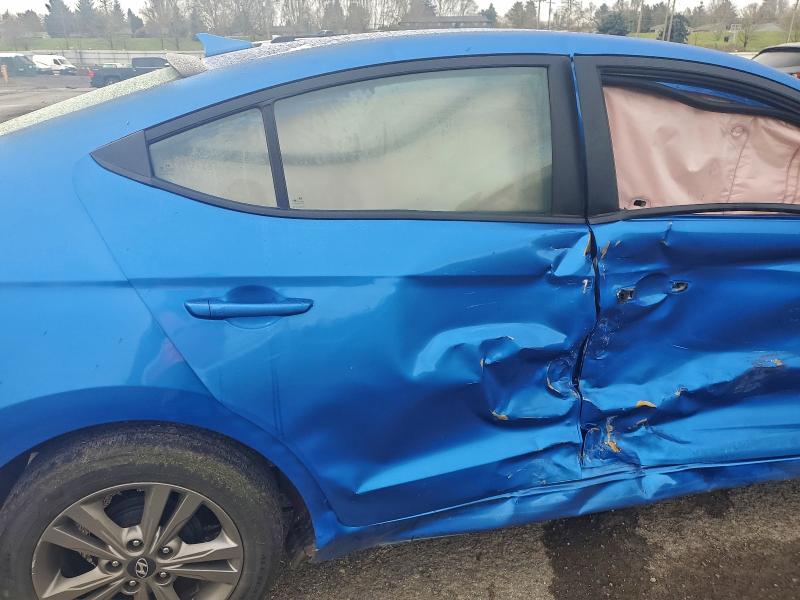 Фото 10 - HYUNDAI ELANTRA