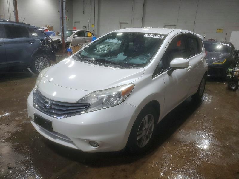 Фото 1 - NISSAN VERSA