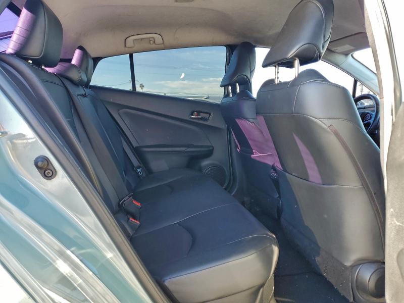 Фото 10 - TOYOTA PRIUS