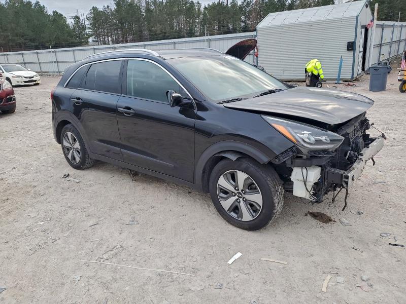 Фото 4 - KIA NIRO