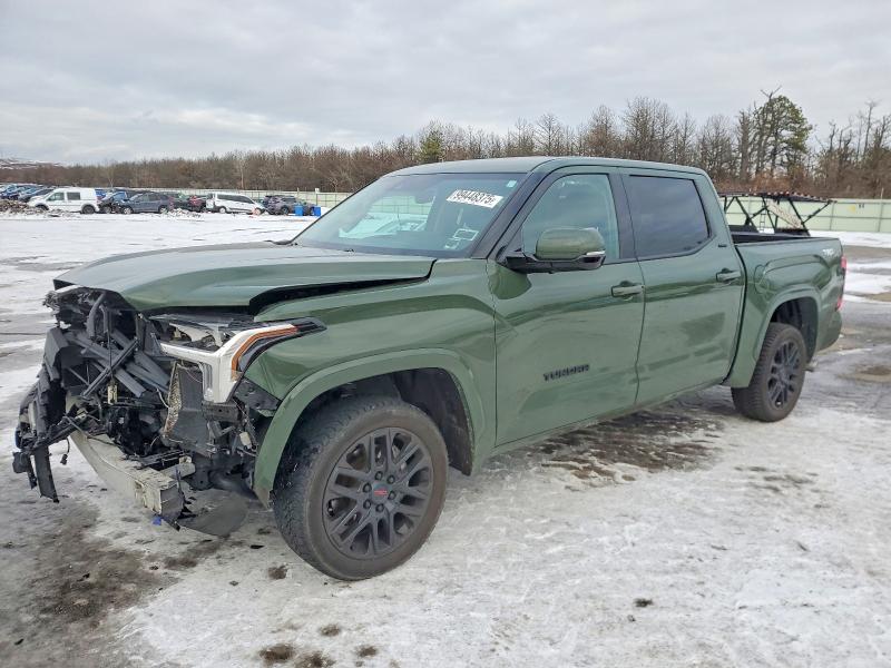 Фото 1 - TOYOTA TUNDRA