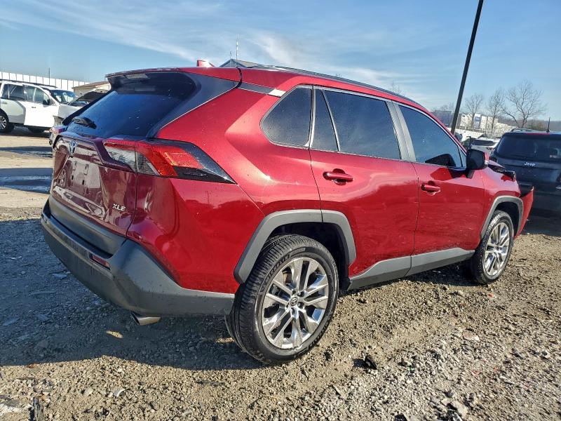 Фото 3 - TOYOTA RAV4