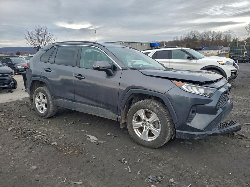 Фото 4 - TOYOTA RAV4