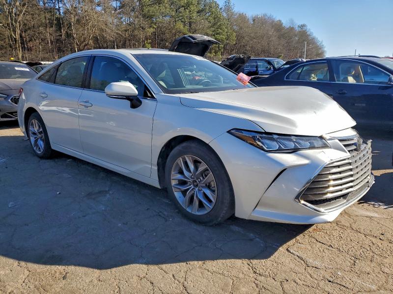 Фото 4 - TOYOTA AVALON