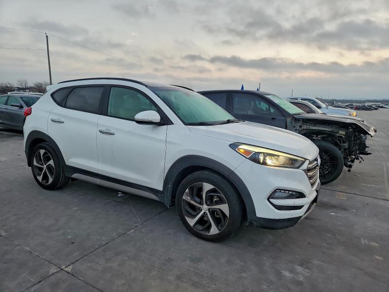 Фото 4 - HYUNDAI TUCSON
