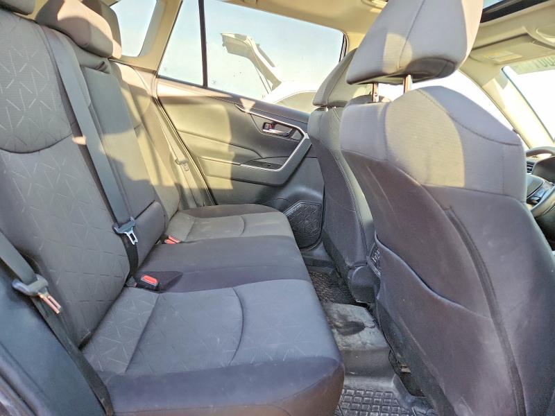 Фото 11 - TOYOTA RAV4