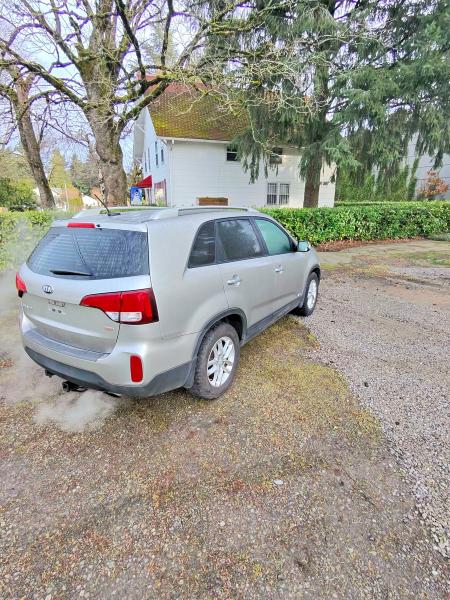 Фото 4 - KIA SORENTO