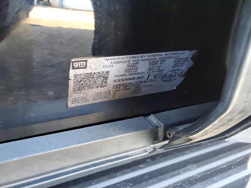 Фото 13 - GMC YUKON