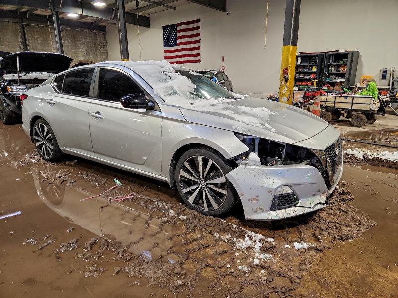 Фото 4 - NISSAN ALTIMA