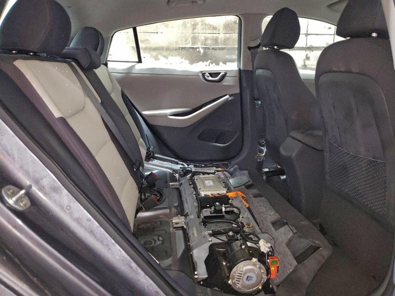 Фото 10 - HYUNDAI IONIQ