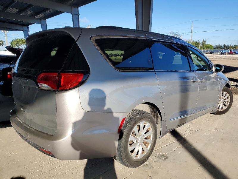 Фото 3 - CHRYSLER PACIFICA