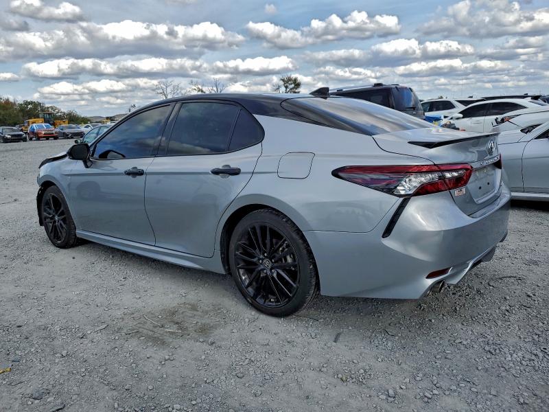 Фото 2 - TOYOTA CAMRY