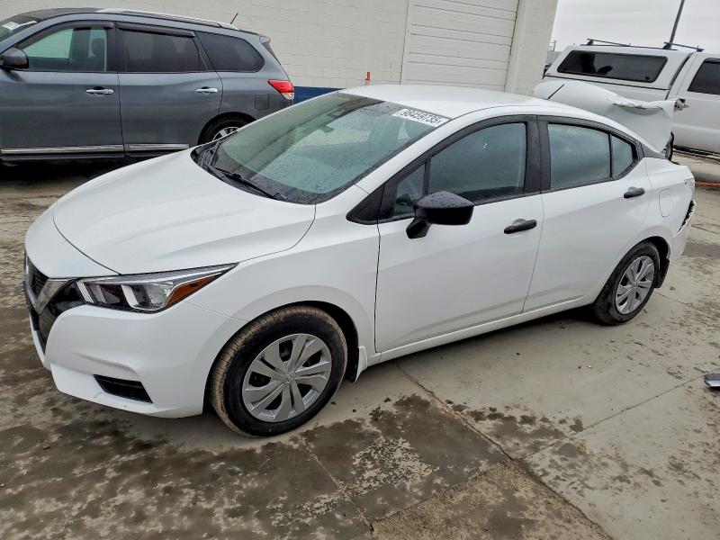 Фото 1 - NISSAN VERSA