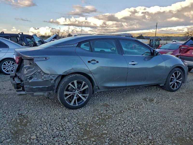 Фото 3 - NISSAN MAXIMA