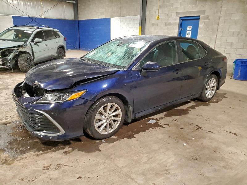 Фото 1 - TOYOTA CAMRY