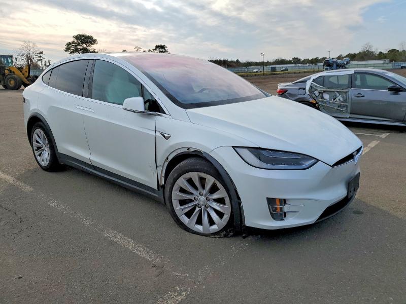 Фото 4 - TESLA MODEL X