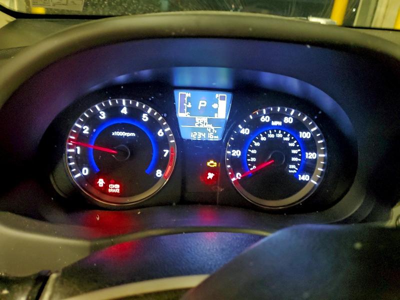 Фото 9 - HYUNDAI ACCENT