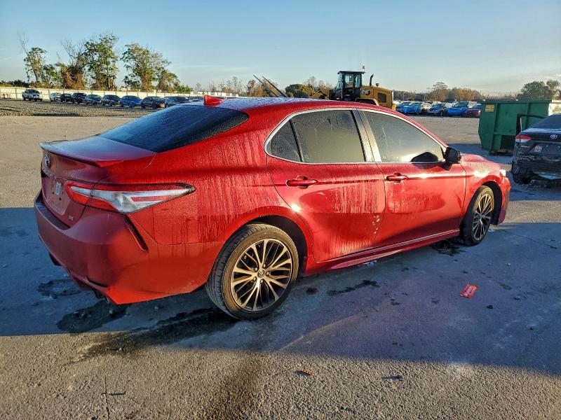 Фото 3 - TOYOTA CAMRY