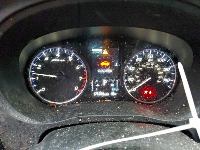 Фото 9 - MITSUBISHI OUTLANDER