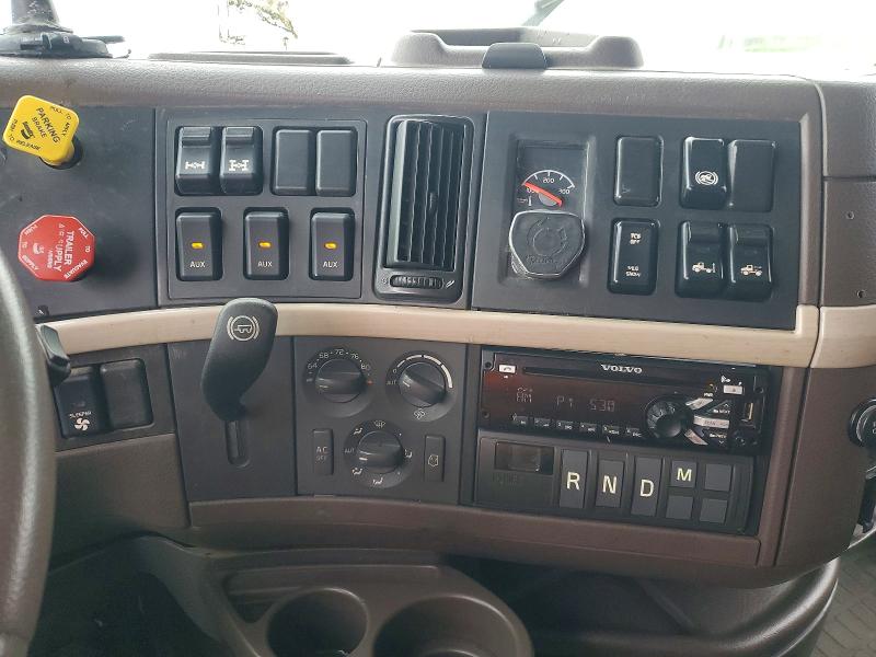 Фото 9 - VOLVO VN