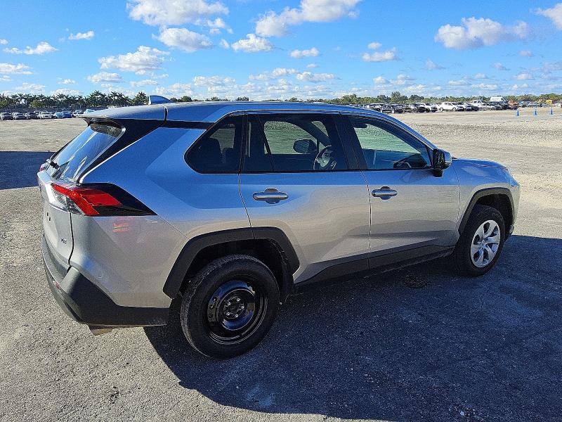 Фото 3 - TOYOTA RAV4