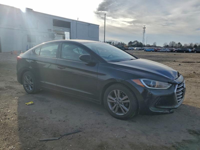 Фото 4 - HYUNDAI ELANTRA