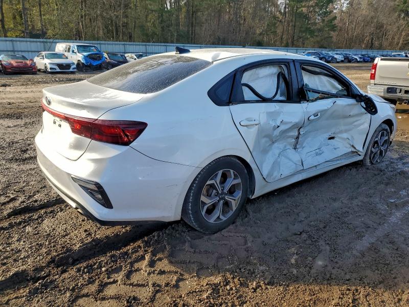 Фото 3 - KIA FORTE