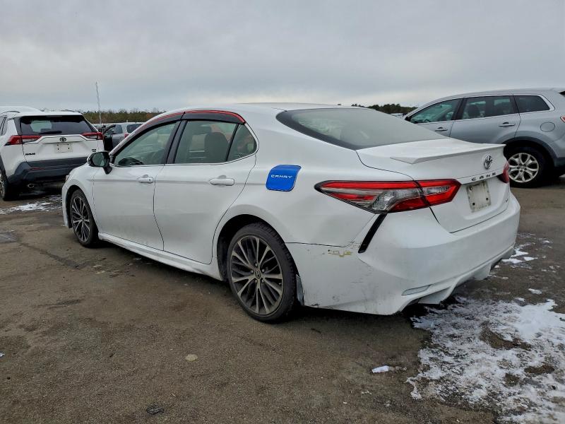 Фото 2 - TOYOTA CAMRY