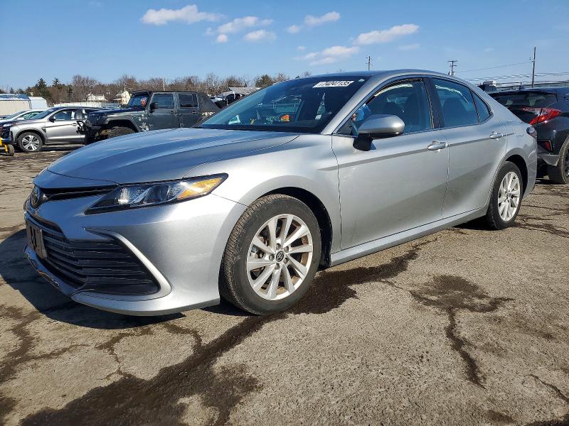 Фото 1 - TOYOTA CAMRY