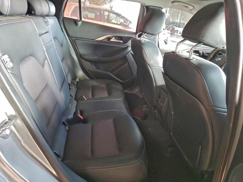 Фото 10 - INFINITI QX30