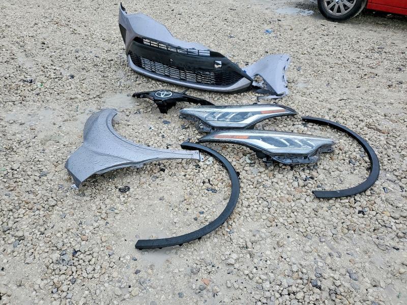 Фото 12 - TOYOTA C-HR