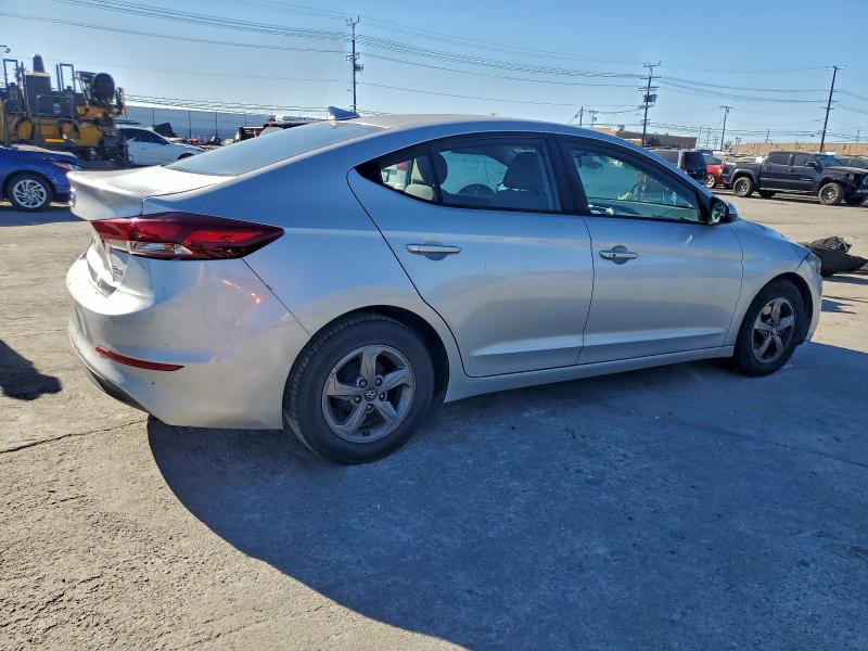 Фото 3 - HYUNDAI ELANTRA