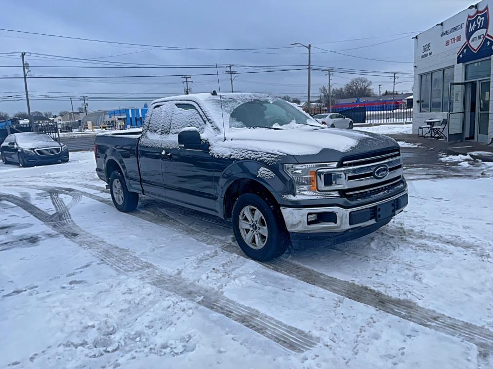 Фото 1 - FORD F-150