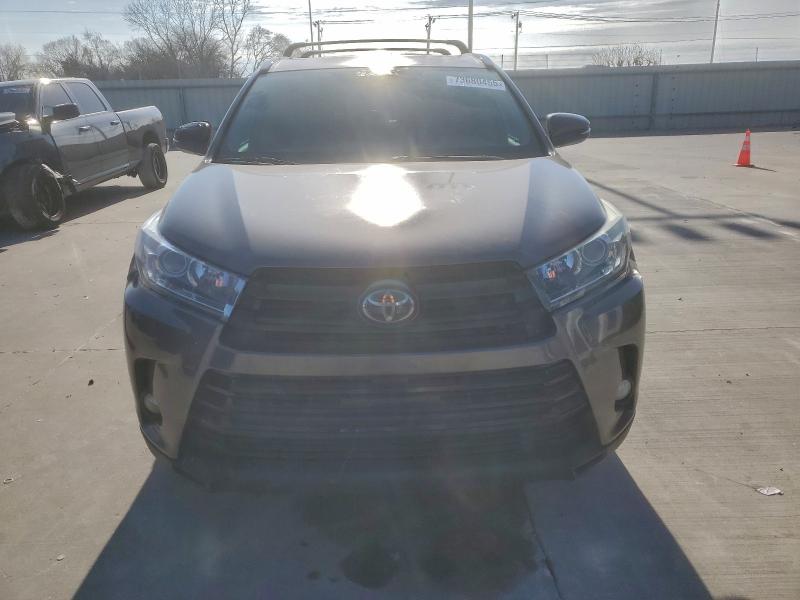 Фото 5 - TOYOTA HIGHLANDER